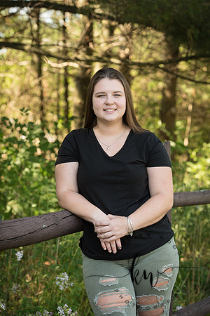 Lily Senior 2019-101.jpg