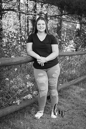 Lily Senior 2019-105.jpg
