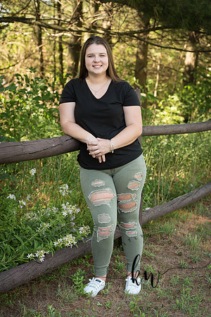 Lily Senior 2019-106.jpg