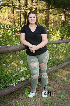Lily Senior 2019-107.jpg