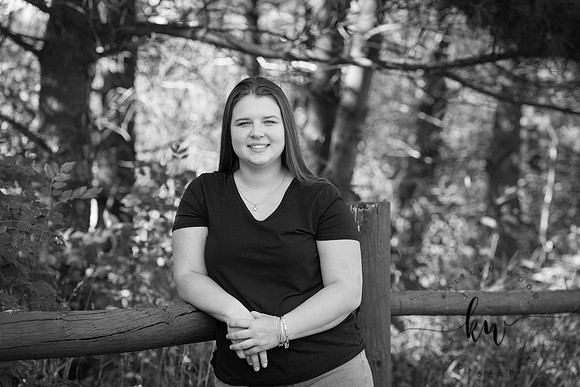 Lily Senior 2019-112.jpg