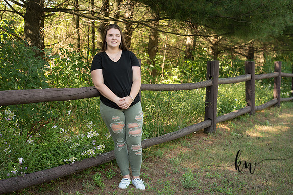 Lily Senior 2019-114.jpg