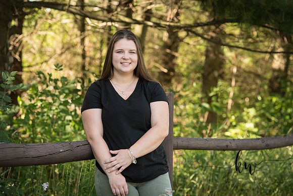Lily Senior 2019-121.jpg