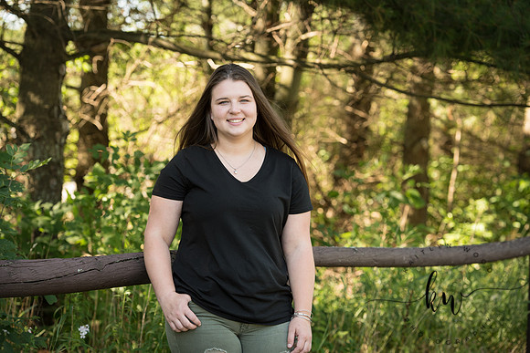 Lily Senior 2019-122.jpg