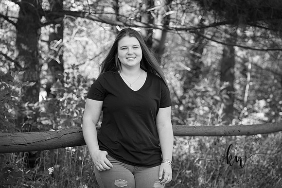 Lily Senior 2019-123.jpg
