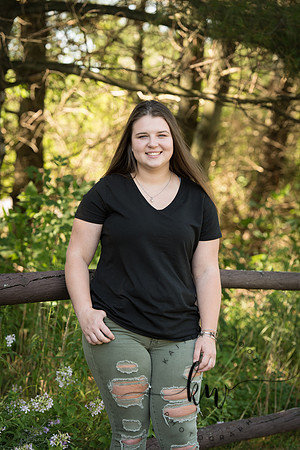 Lily Senior 2019-131.jpg