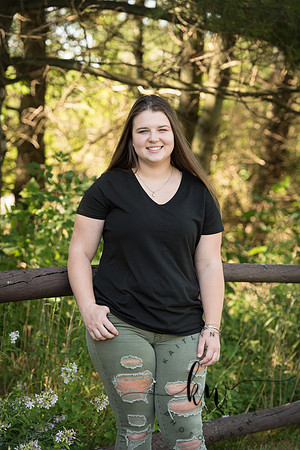 Lily Senior 2019-132.jpg