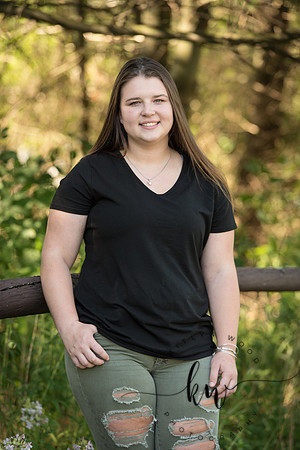 Lily Senior 2019-143.jpg