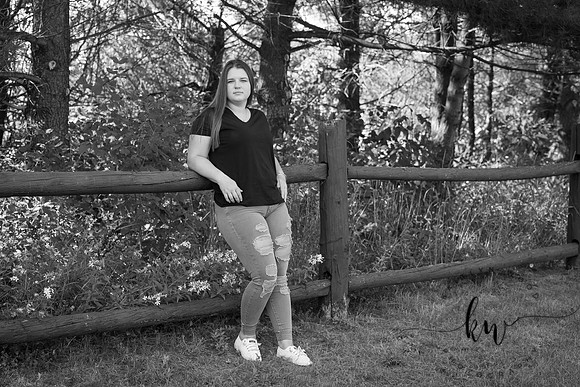 Lily Senior 2019-159.jpg