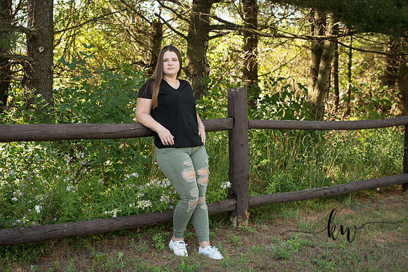 Lily Senior 2019-160.jpg