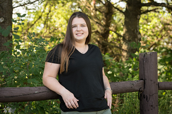 Lily Senior 2019-170.jpg