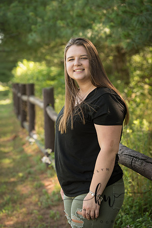Lily Senior 2019-175.jpg