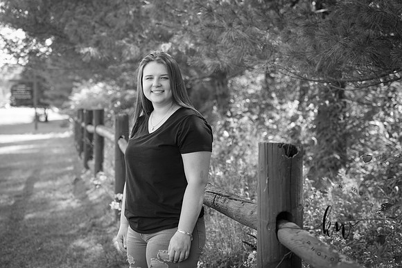 Lily Senior 2019-192.jpg