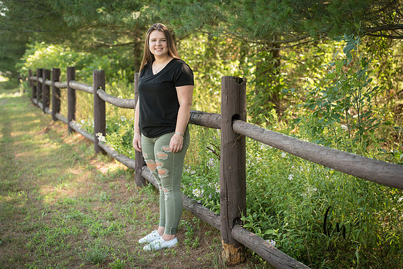 Lily Senior 2019-195.jpg