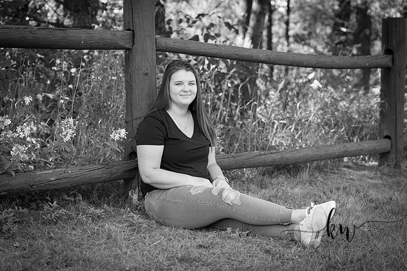 Lily Senior 2019-197.jpg