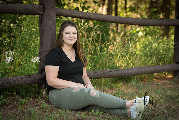 Lily Senior 2019-203.jpg