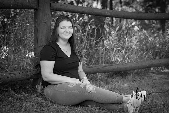 Lily Senior 2019-205.jpg