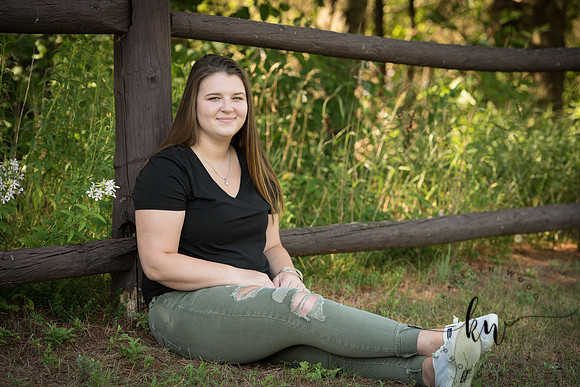 Lily Senior 2019-206.jpg