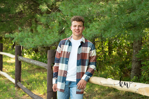 Noah-Senior-22.jpg