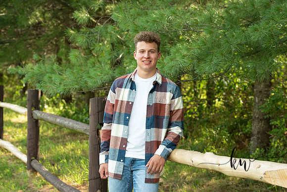 Noah-Senior-23.jpg