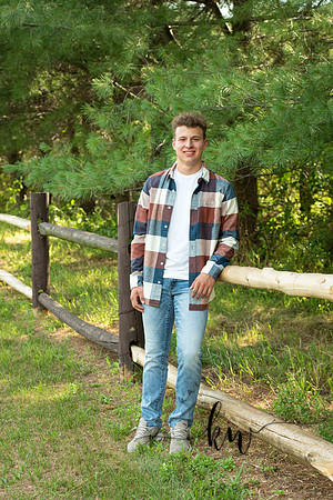 Noah-Senior-24.jpg
