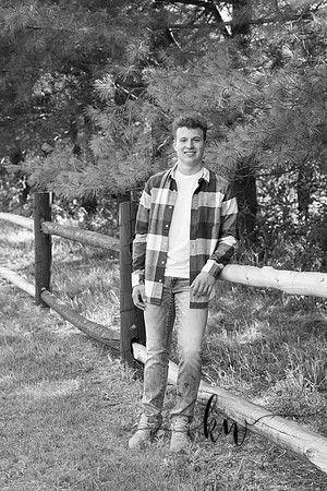 Noah-Senior-26.jpg