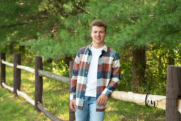 Noah-Senior-29.jpg