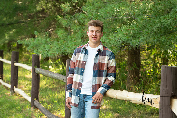 Noah-Senior-30.jpg