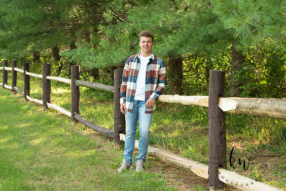 Noah-Senior-32.jpg