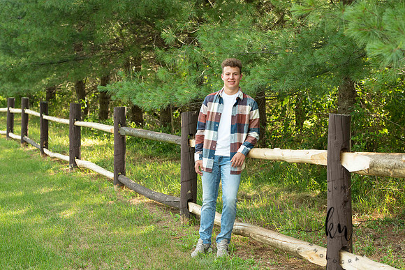 Noah-Senior-34.jpg
