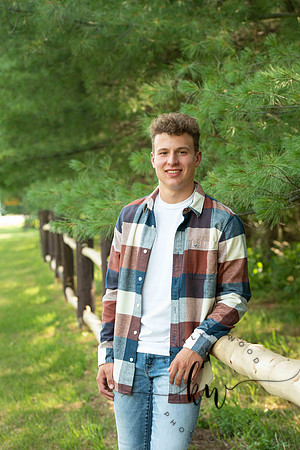 Noah-Senior-35.jpg