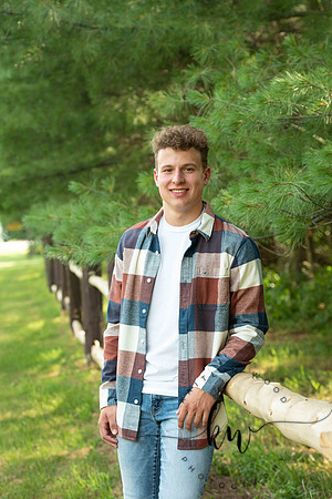 Noah-Senior-39.jpg