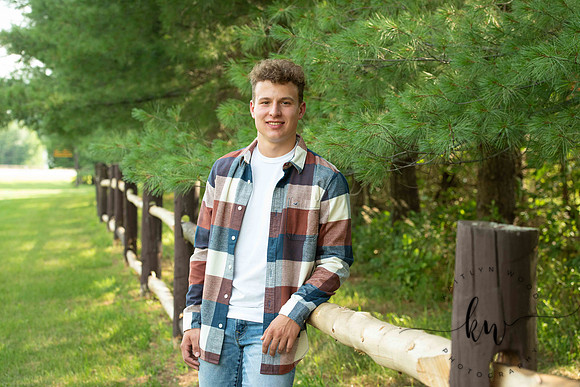 Noah-Senior-41.jpg