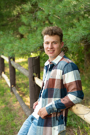 Noah-Senior-43.jpg