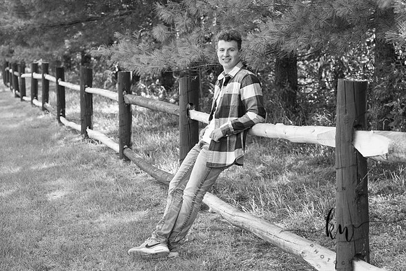 Noah-Senior-47.jpg