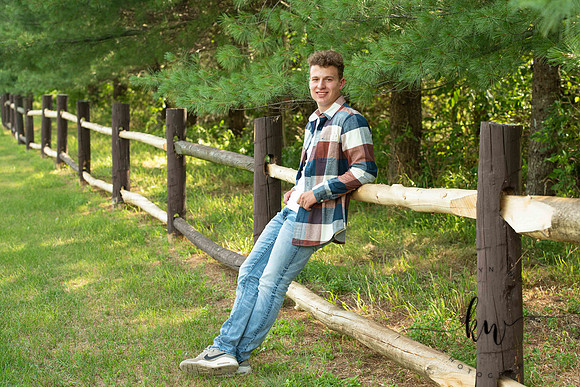 Noah-Senior-48.jpg