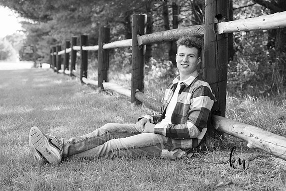 Noah-Senior-53.jpg
