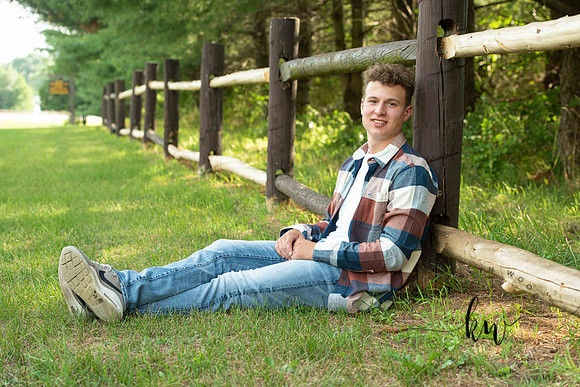Noah-Senior-54.jpg