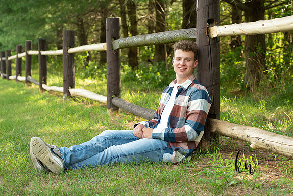 Noah-Senior-55.jpg