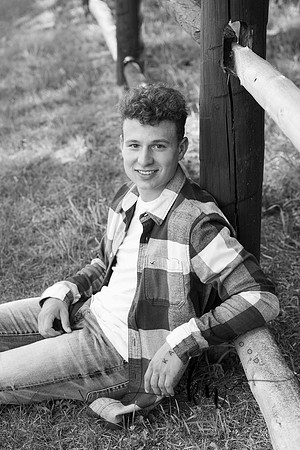 Noah-Senior-65.jpg