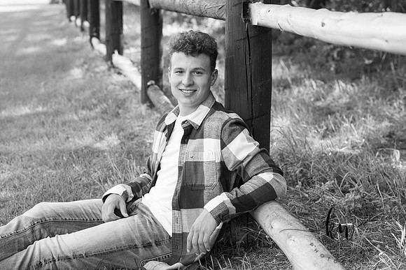 Noah-Senior-69.jpg