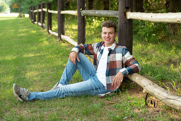 Noah-Senior-81.jpg