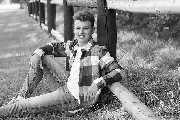 Noah-Senior-94.jpg