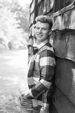 Noah-Senior-106.jpg