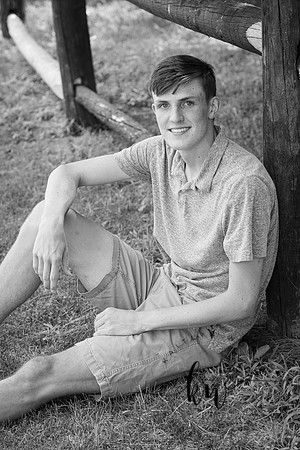 Cory-Senior-39.jpg