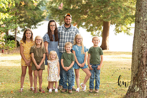 Brandon, Tara and Kids 2020-22.jpg